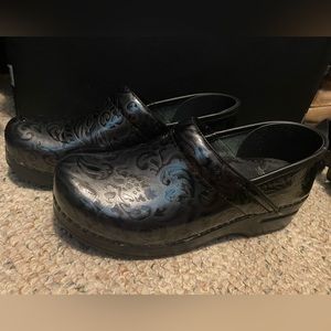 DANSKO Professional Black Tooled Clog